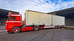 20251019-Tom-Holding-00615